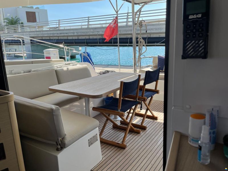 Lagoon 42