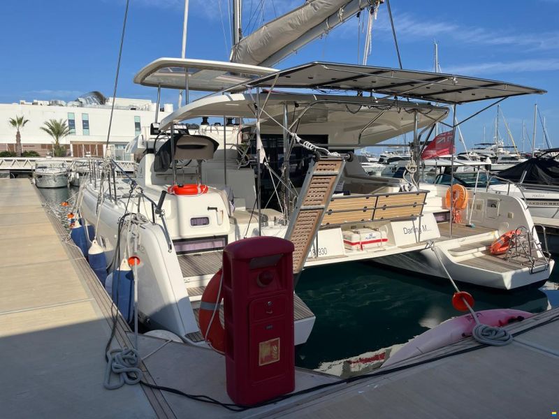 Lagoon 42