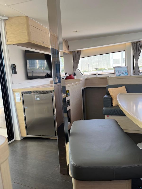Lagoon 42