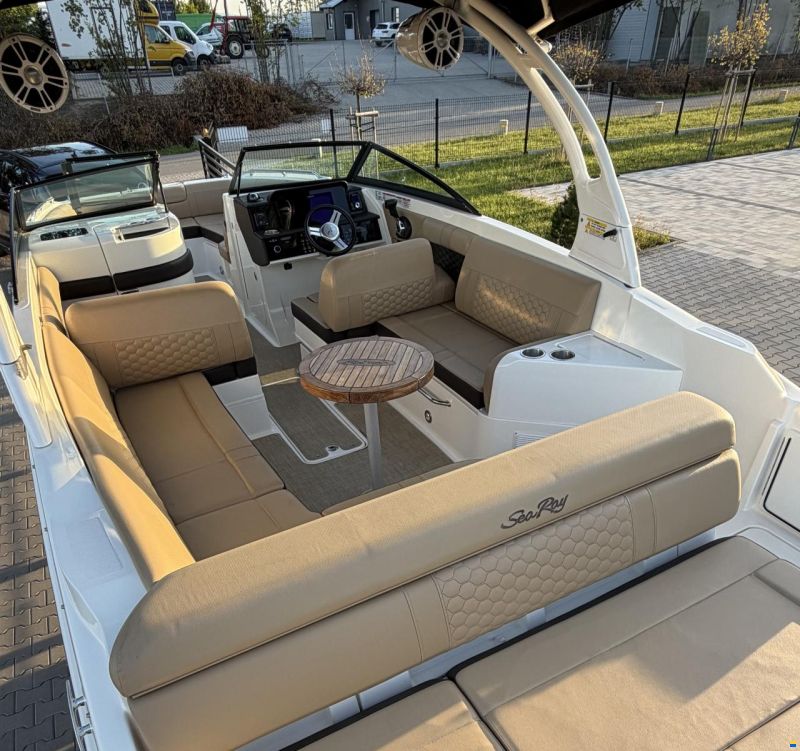 Sea Ray SDX 270