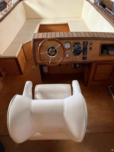 R & R / Einzigartiges Freizeitboot