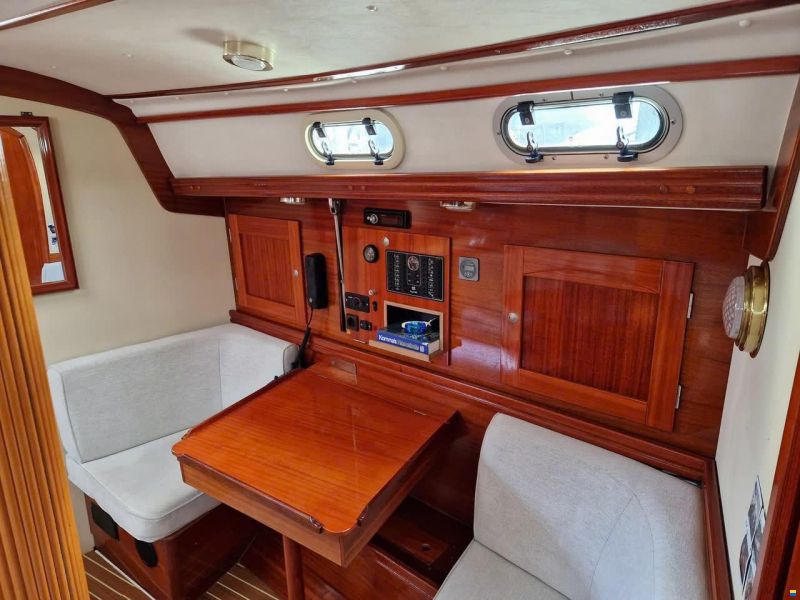 Hanse 371