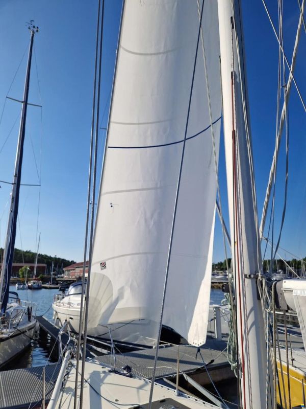 Hanse 371