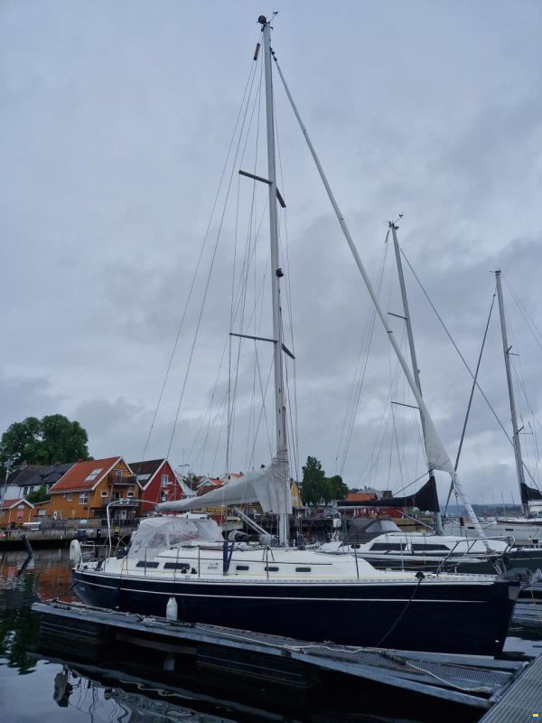 Hanse 371