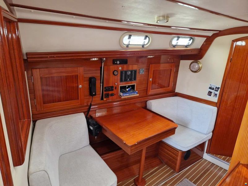 Hanse 371