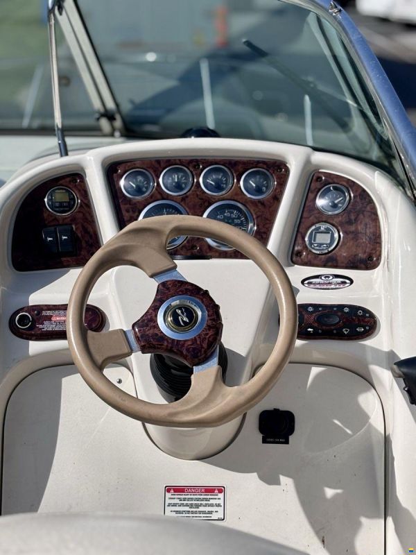 Sea Ray 240 Sundancer