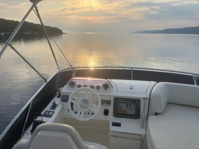 Azimut 43