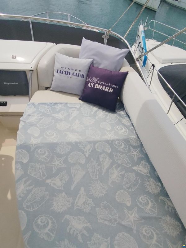 Azimut 43