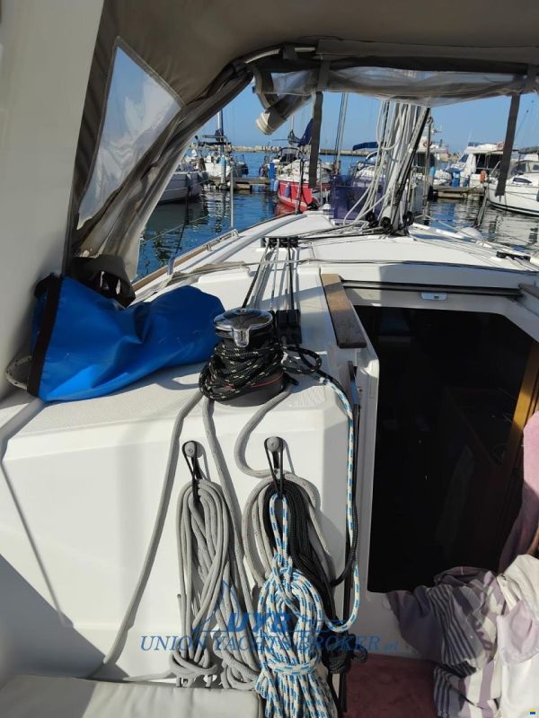 Beneteau OCEANIS 35 Sail Away