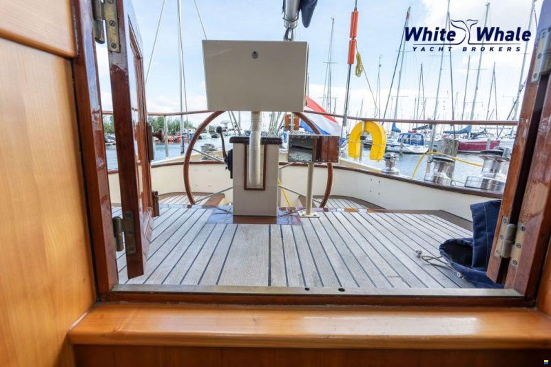Pieter Beeldsnijder Stagzeil schoener custom built refit
