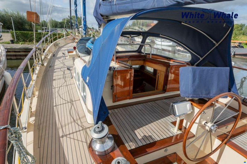 Pieter Beeldsnijder Stagzeil schoener custom built refit
