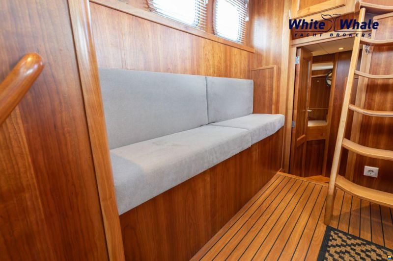 Pieter Beeldsnijder Stagzeil schoener custom built refit