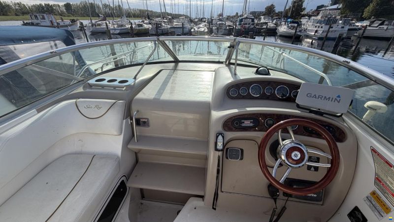 Sea Ray Sundancer 260