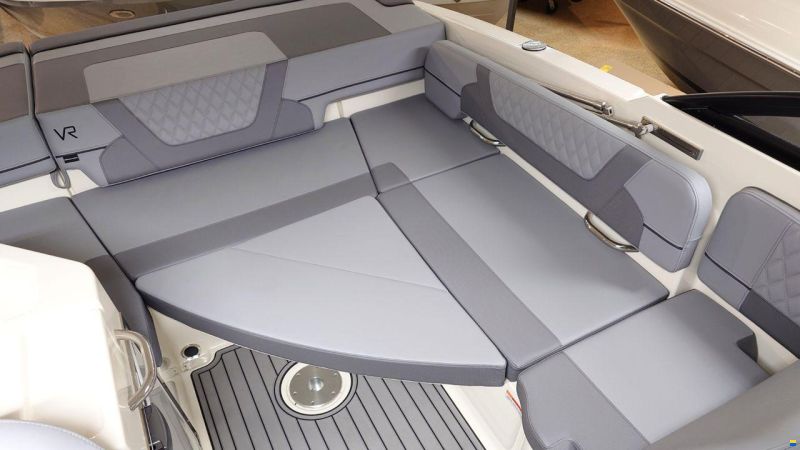 Bayliner VR6 Cuddy