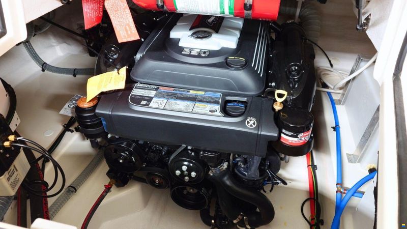 Bayliner VR6 Cuddy
