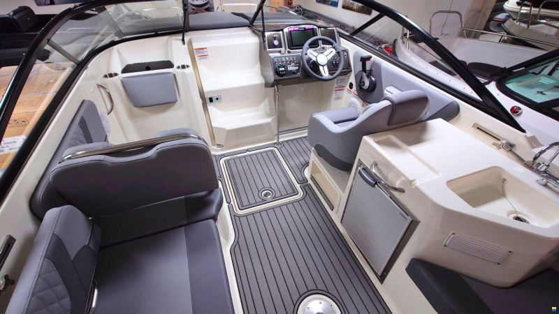 Bayliner VR6 Cuddy