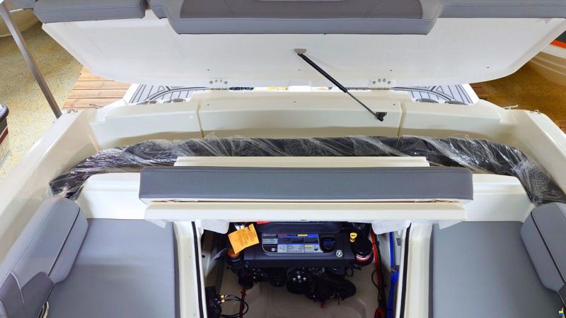 Bayliner VR6 Cuddy