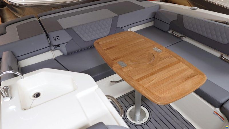 Bayliner VR6 Cuddy