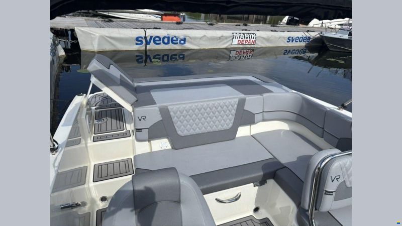 Bayliner VR5