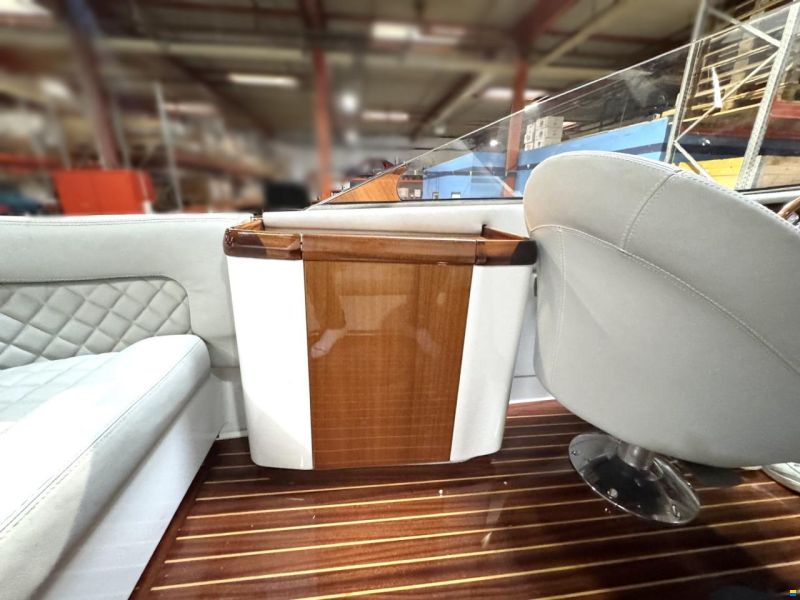 Runabout 33
