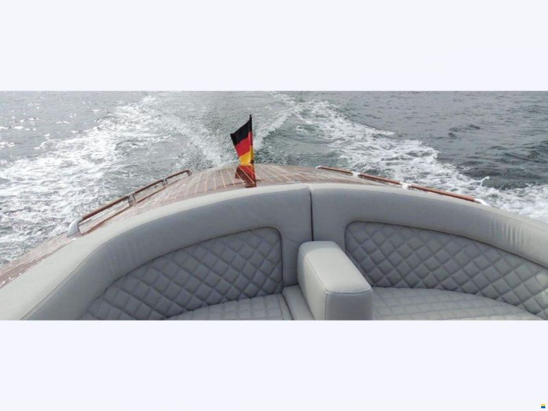 Runabout 33