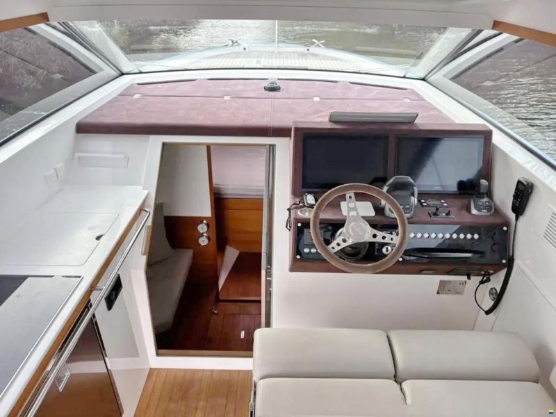 Delta Powerboats 33 Coupe