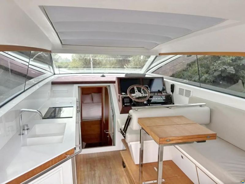 Delta Powerboats 33 Coupe