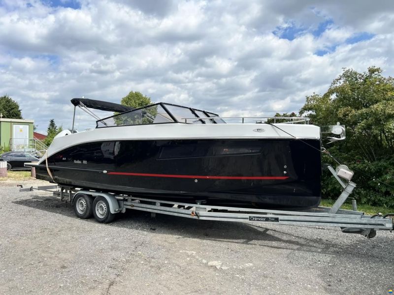 Maxima 800 Cabin