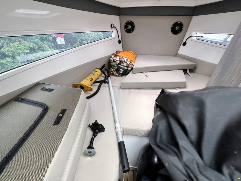 Maxima 800 Cabin