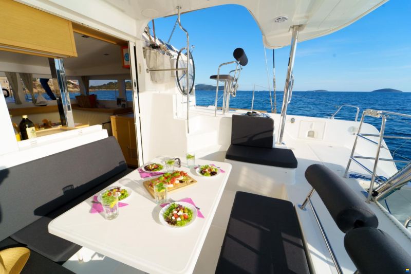 Lagoon 39