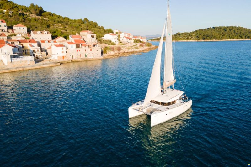 Lagoon 39