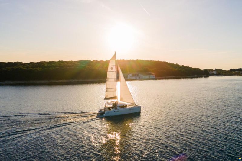 Lagoon 39