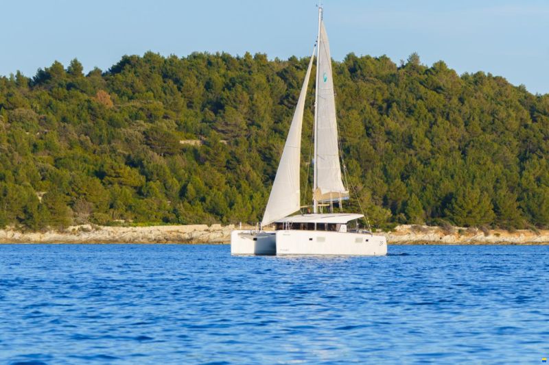 Lagoon 39
