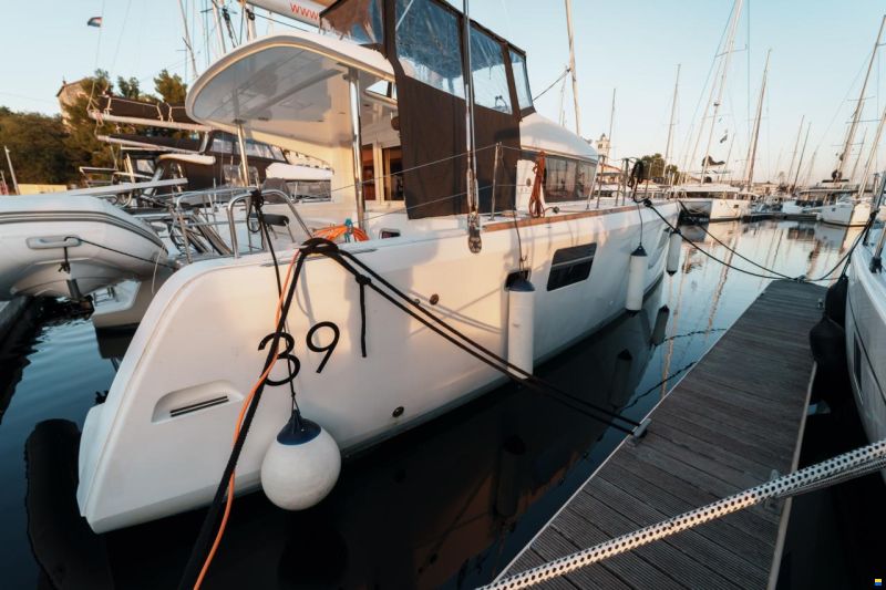 Lagoon 39