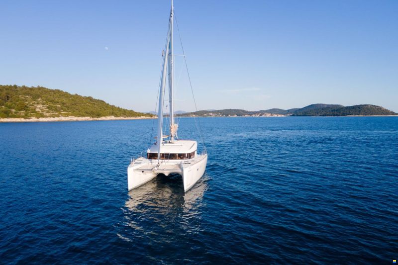 Lagoon 39