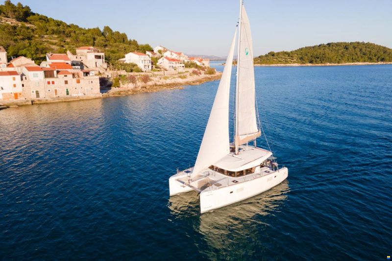 Lagoon 39