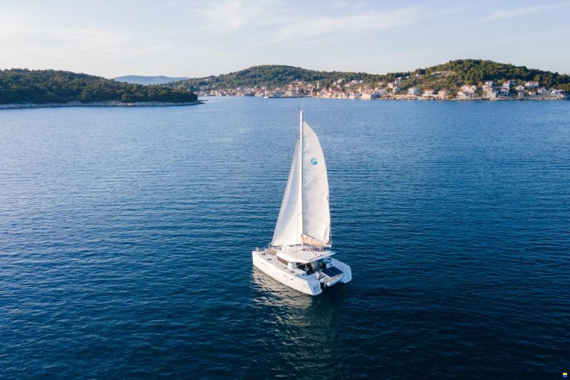 Lagoon 39