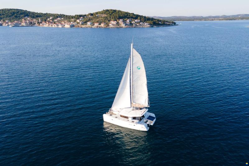 Lagoon 39