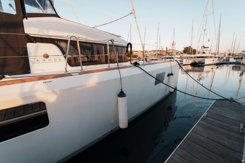 Lagoon 39