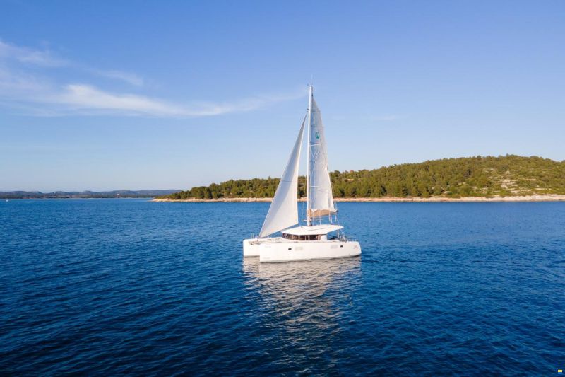 Lagoon 39