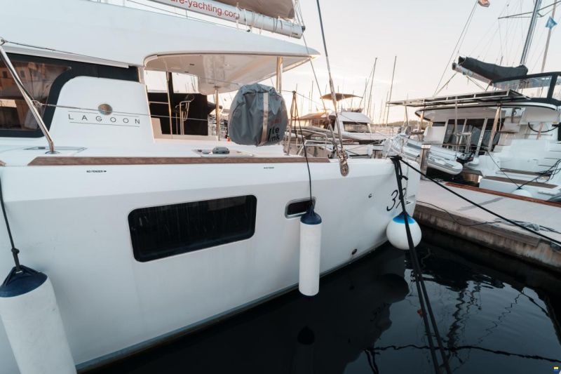 Lagoon 39