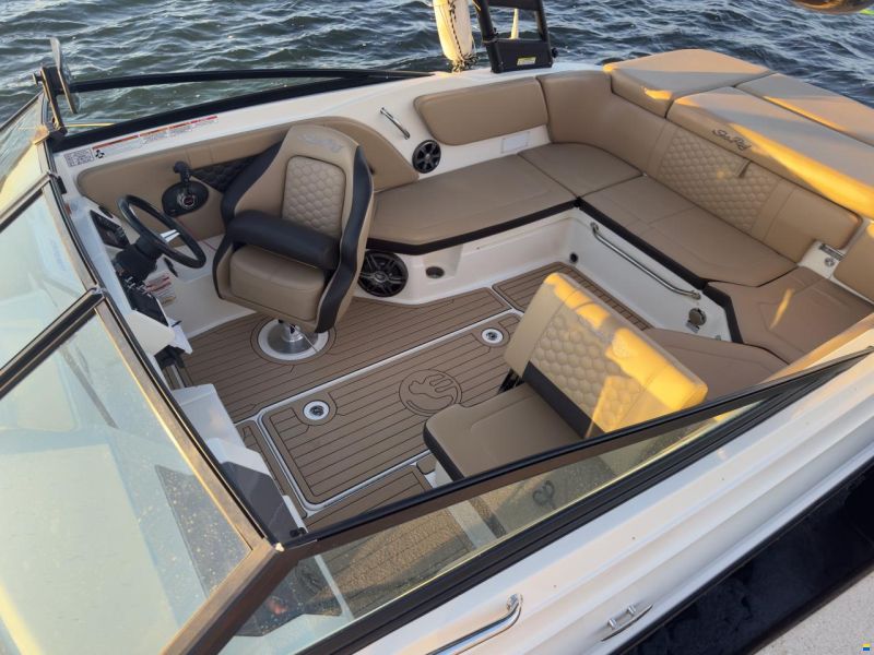 Sea Ray 230 Sun Sport