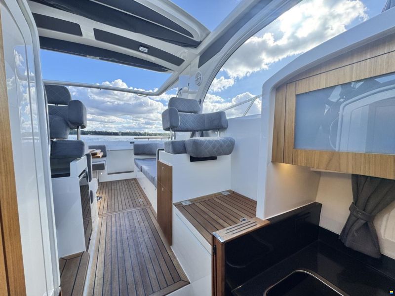 Marex 310 Sun Cruiser