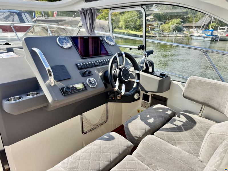 Marex 310 Sun Cruiser