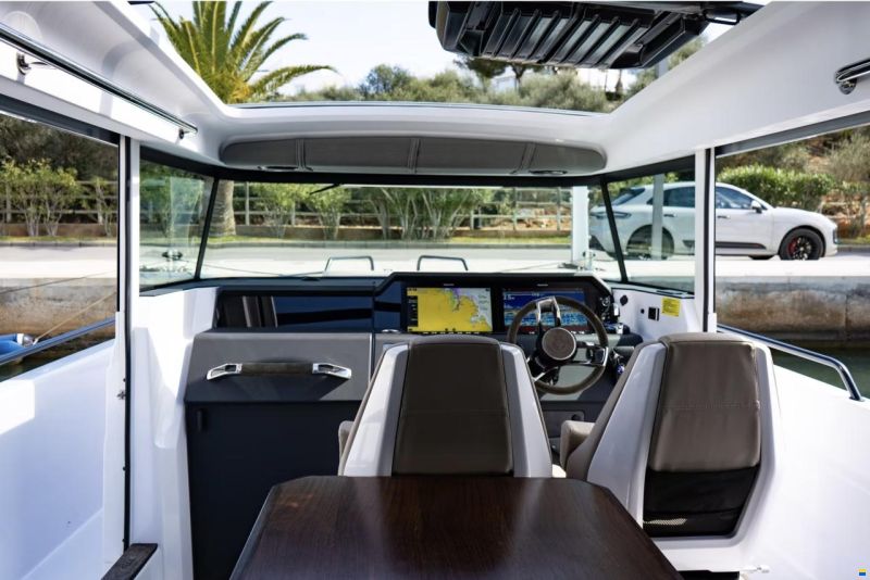 Axopar 37 Cross Cabin