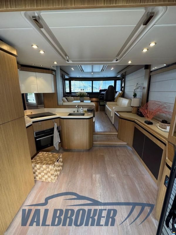 Absolute Navetta 52