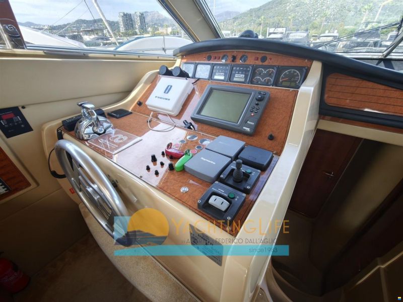 Ferretti 530