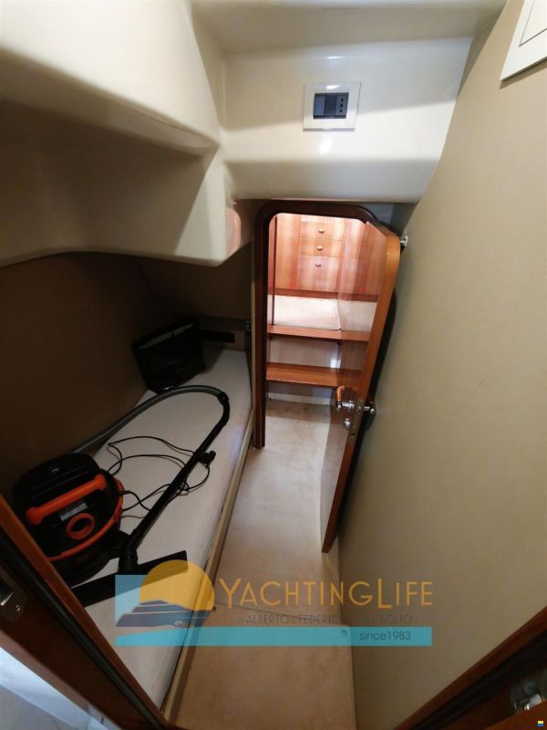 Ferretti 530