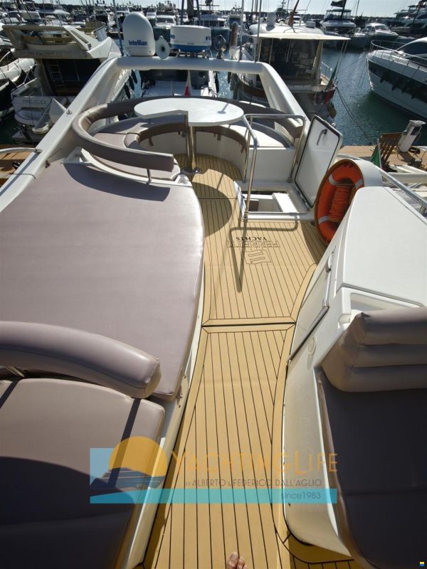 Ferretti 530