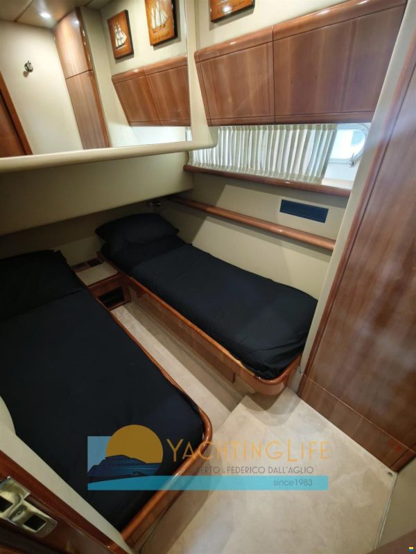 Ferretti 530